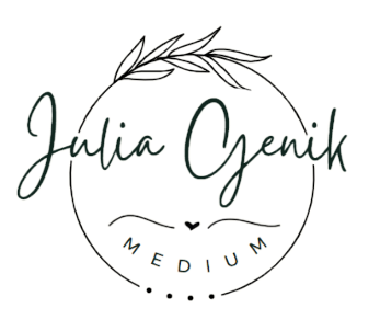 Julia Genik Medium